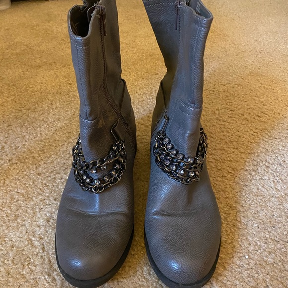kohls grey boots